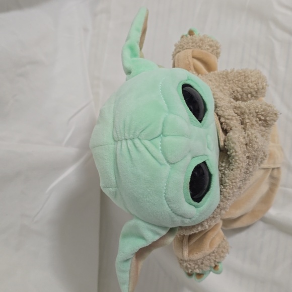 Star Wars Mandalorian 8" Plush Baby Yoda - Picture 2 of 9